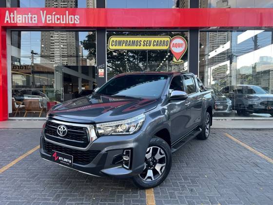 TOYOTA HILUX 2.8 SRX 4X4 CD 16V DIESEL 4P AUTOMÁTICO TOYOTA HILUX 2.8 SRX 4X4 CD 16V DIESEL 4P AUTOMÁTICO